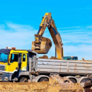 挖掘機自己爬上大卡車藤野貿(mào)易客戶案例展示